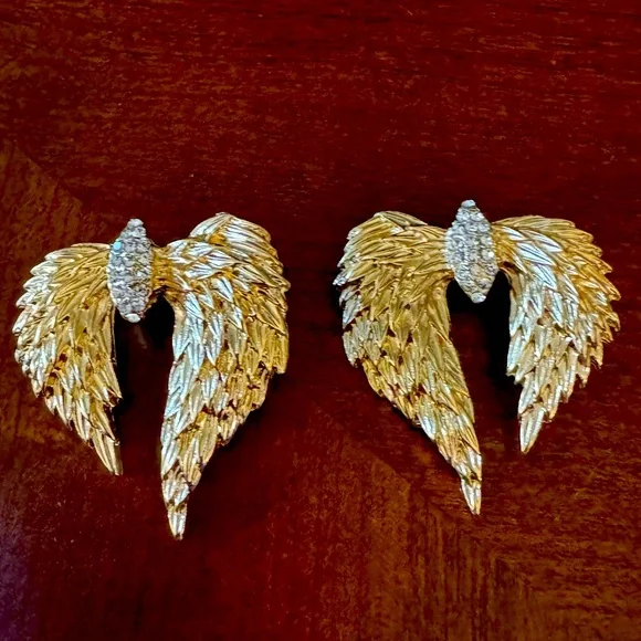Golden Angel Wing Shaped With Rhinestone Statement, Vintage inspired Earrings - Picture 6 of 8
